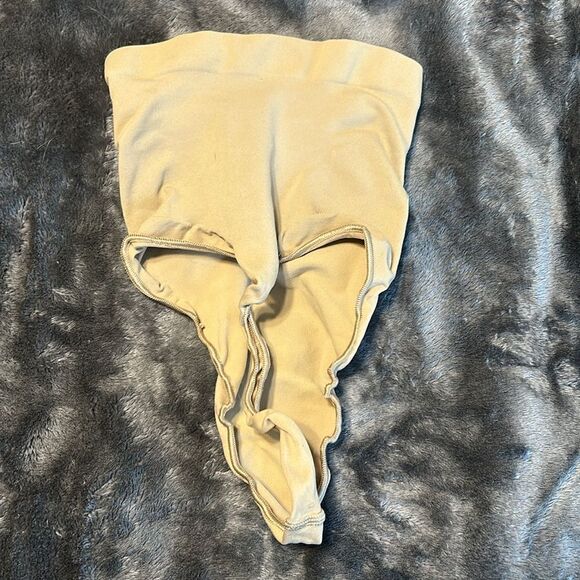 Skims Women's Tan Seamless Sculpt Mid Waist Thong Shapewear Size xs - Picture 2 of 3